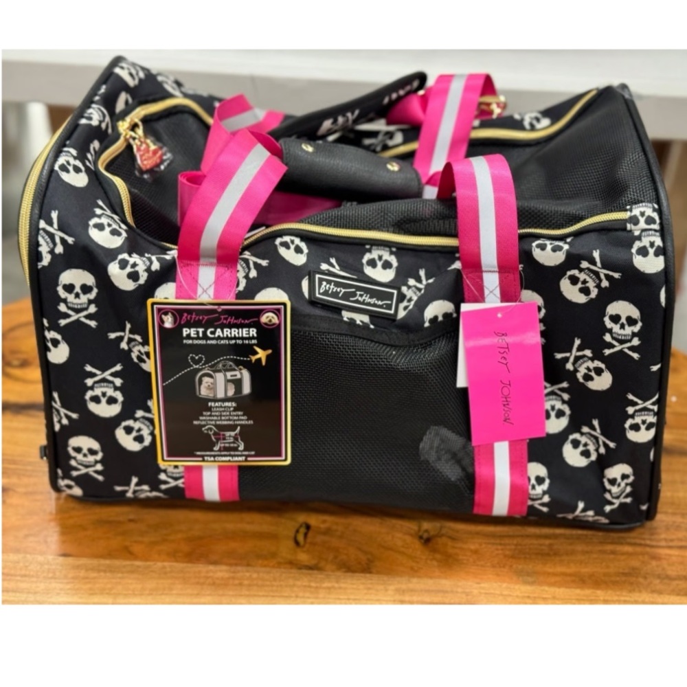 Betsey Johnson Black & Pink Skulls Pet Carrier Bag Small Dogs Cats to 16 LB